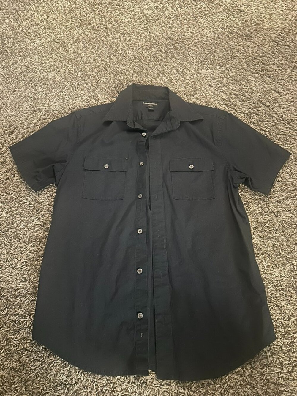 Banana Republic Black Short Sleeve Button-Up (Size M)